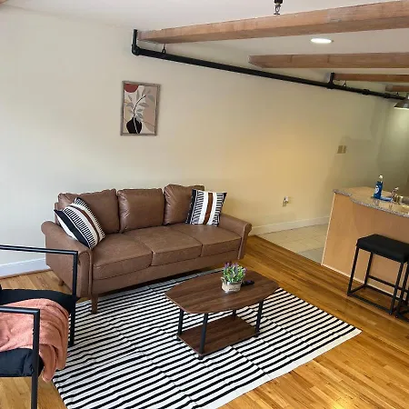 Stylish And Convenient Downtown Apartment Richmond Exterior photo